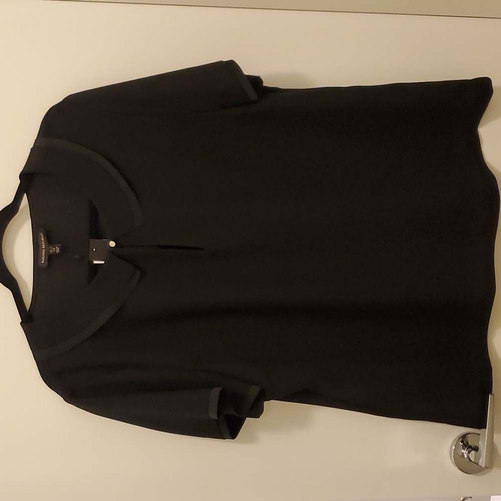 Banana Republic brand new  black shirt sleeve top